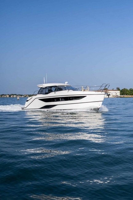 bavaria sr35 new boat for sale - clipper marine uk image 6
