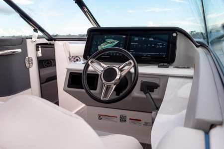 regal ls9 new boat for sale - clipper marine uk image 9