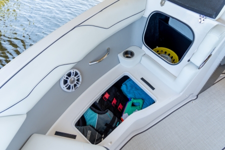 regal ls2 new boat for sale - clipper marine uk image 15