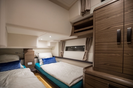 greenline 48 coupe new boat for sale - clipper marine uk image 8