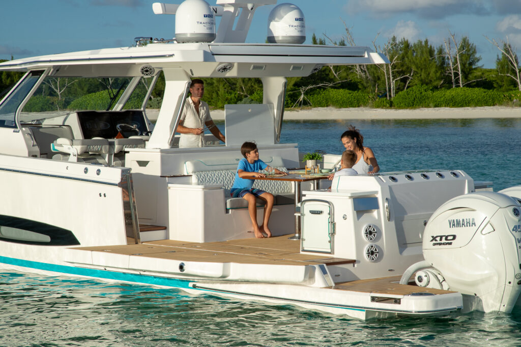Picture 2 Another new model from Regal! Welcome the ALL NEW REGAL 43 SAV!!